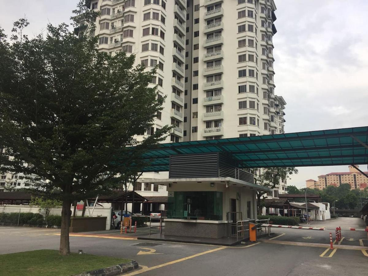 Cozy Kelana Jaya Semi-D Apt Near Mall, College & Hospital Petaling Jaya Zewnętrze zdjęcie