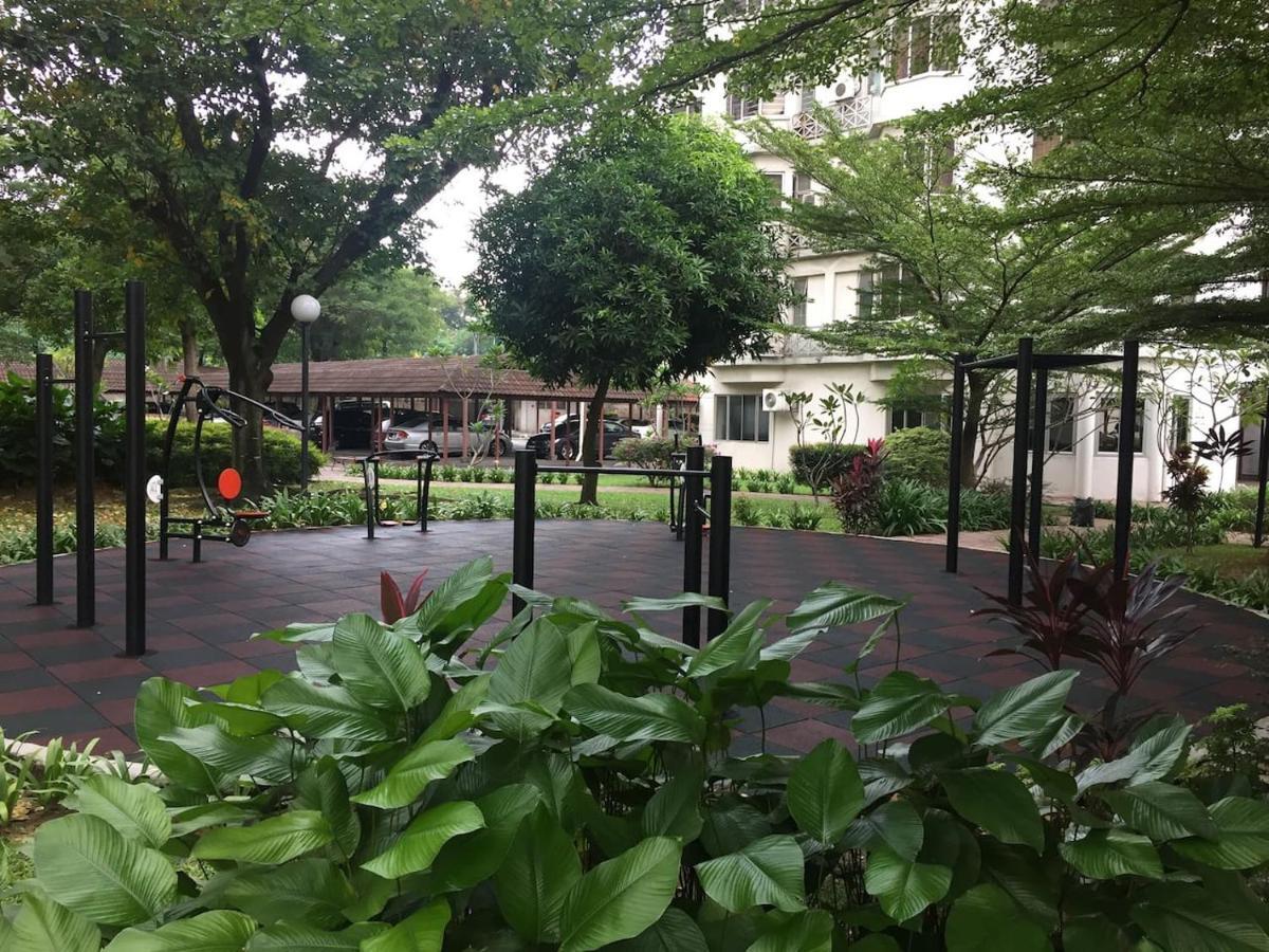 Cozy Kelana Jaya Semi-D Apt Near Mall, College & Hospital Petaling Jaya Zewnętrze zdjęcie